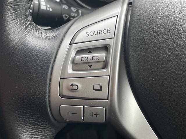 エクストレイル ２０Ｘｔｔ　エマージェンシーブレーキパッケージ　禁煙車　純正ＳＤナビ　アラウンドビューモニター　エマージェンシーブレーキ　レーンアシスト　クルーズコントロール　インテリジェントパーキングアシスト　横滑り防止装置　トラクションコントロール　４ＷＤ（4枚目）