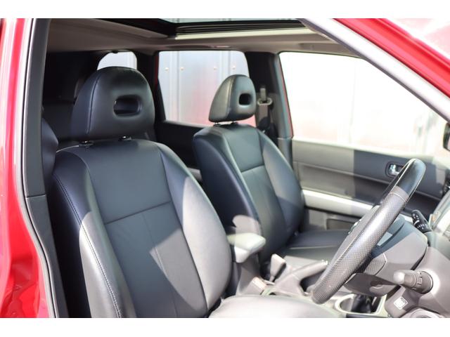 エクストレイル 　６ＭＴ　１オーナーガレージ保管　禁煙車　ディーラー記録簿　サンルーフ　Ｆドラレコ　防水シート　Ｂｌｕｅｔｏｏｔｈ　Ｆオーバーライダー　前後アンダーカバー　バックカメラ　ＥＴＣ　ＳＤナビ　地デジ　ＨＩＤ（34枚目）