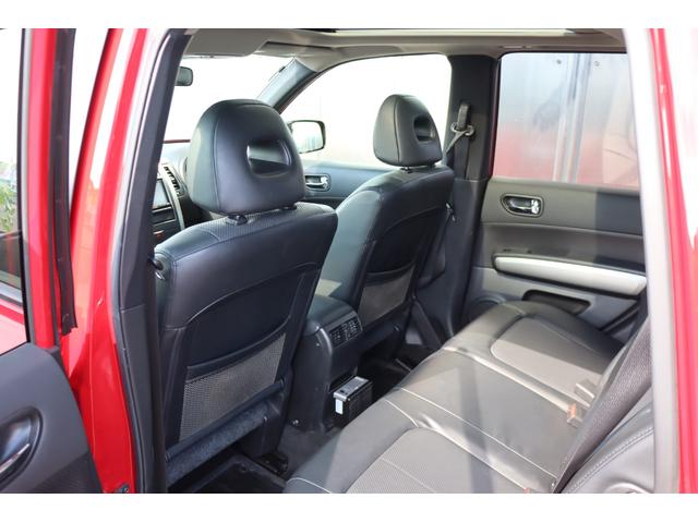 エクストレイル 　６ＭＴ　１オーナーガレージ保管　禁煙車　ディーラー記録簿　サンルーフ　Ｆドラレコ　防水シート　Ｂｌｕｅｔｏｏｔｈ　Ｆオーバーライダー　前後アンダーカバー　バックカメラ　ＥＴＣ　ＳＤナビ　地デジ　ＨＩＤ（53枚目）