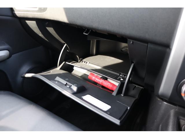 エクストレイル 　６ＭＴ　１オーナーガレージ保管　禁煙車　ディーラー記録簿　サンルーフ　Ｆドラレコ　防水シート　Ｂｌｕｅｔｏｏｔｈ　Ｆオーバーライダー　前後アンダーカバー　バックカメラ　ＥＴＣ　ＳＤナビ　地デジ　ＨＩＤ（67枚目）