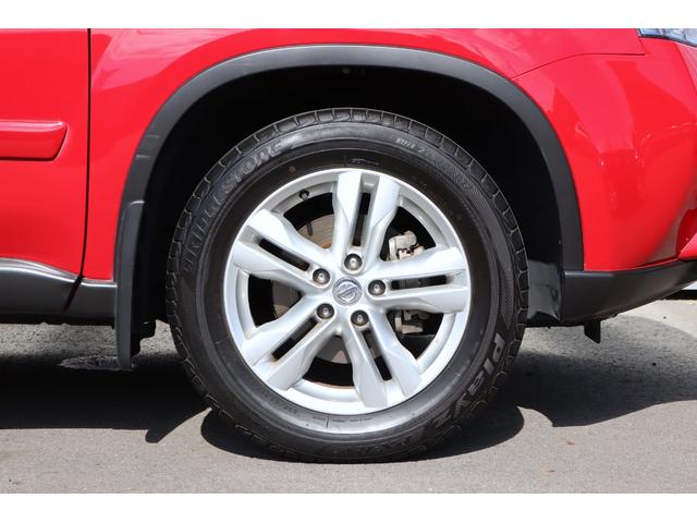 エクストレイル 　６ＭＴ　１オーナーガレージ保管　禁煙車　ディーラー記録簿　サンルーフ　Ｆドラレコ　防水シート　Ｂｌｕｅｔｏｏｔｈ　Ｆオーバーライダー　前後アンダーカバー　バックカメラ　ＥＴＣ　ＳＤナビ　地デジ　ＨＩＤ（69枚目）