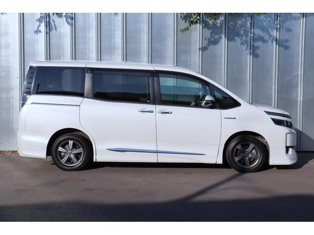 ヴォクシー ハイブリッドV 1オーナー モデリスタエアロ 9インチナビ TVキャンセラー 後席モニター Bluetooth LEDヘッドライト レーダー ドラレコ シートヒーター クルコン 片側電動スライド ETC バックカメラ(11枚目)