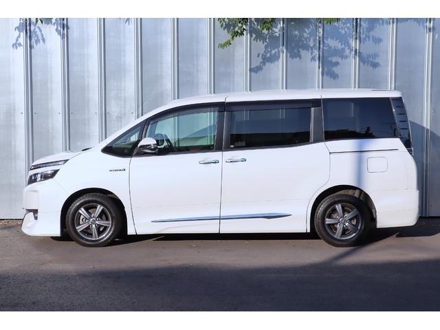 ヴォクシー ハイブリッドV 1オーナー モデリスタエアロ 9インチナビ TVキャンセラー 後席モニター Bluetooth LEDヘッドライト レーダー ドラレコ シートヒーター クルコン 片側電動スライド ETC バックカメラ(12枚目)