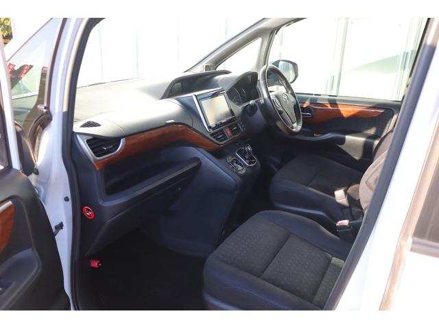 ヴォクシー ハイブリッドV 1オーナー モデリスタエアロ 9インチナビ TVキャンセラー 後席モニター Bluetooth LEDヘッドライト レーダー ドラレコ シートヒーター クルコン 片側電動スライド ETC バックカメラ(52枚目)