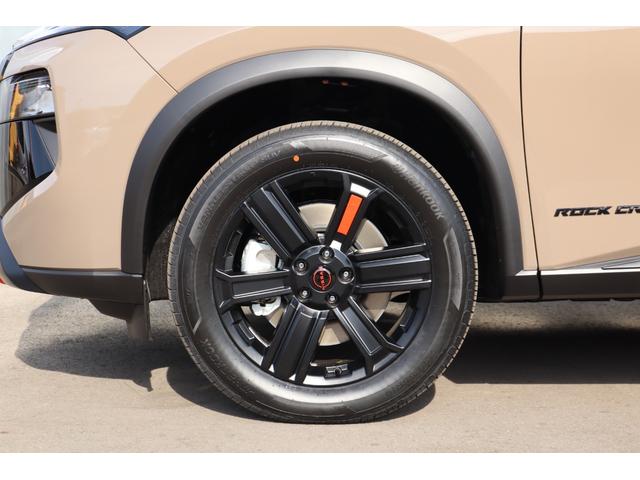 エクストレイル ロッククリーク　ｅ－４ＯＲＣＥ　登録済み未使用車　ガラスコーティング施工済み　全方位カメラ　１００Ｖ電源　ＵＳＢタイプＣ　インフォティメントシステム　プロパイロット　ステアリングヒーター　シートヒーター　電動シート　ＥＴＣ２．０（68枚目）