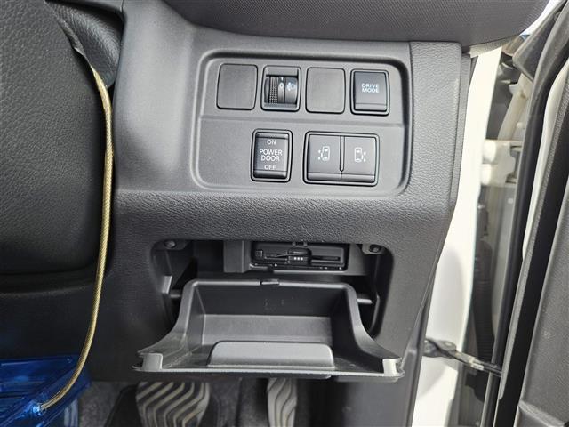 セレナ ｅ－パワー　ＸＶ　純正ナビ　フルセグ　両側パワースライドドア　バックカメラ　アラウンドビューモニター　ビルトインＥＴＣ　ドラレコ　クルコン　エマージェンシーブレーキ　パーソナルテーブル　ＵＳＢ電源ソケット　禁煙車（4枚目）