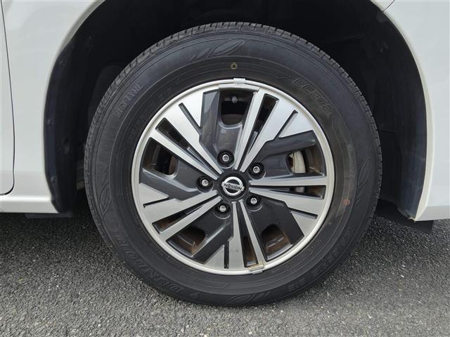 セレナ ｅ－パワー　ＸＶ　純正ナビ　フルセグ　両側パワースライドドア　バックカメラ　アラウンドビューモニター　ビルトインＥＴＣ　ドラレコ　クルコン　エマージェンシーブレーキ　パーソナルテーブル　ＵＳＢ電源ソケット　禁煙車（16枚目）