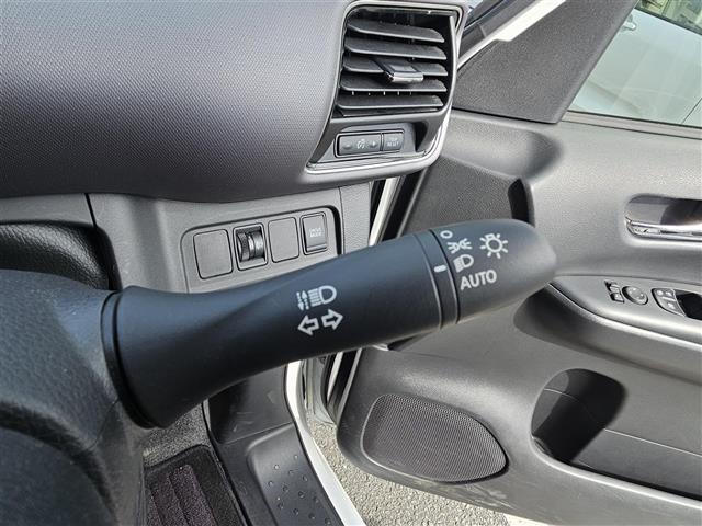 セレナ ｅ－パワー　ＸＶ　純正ナビ　フルセグ　両側パワースライドドア　バックカメラ　アラウンドビューモニター　ビルトインＥＴＣ　ドラレコ　クルコン　エマージェンシーブレーキ　パーソナルテーブル　ＵＳＢ電源ソケット　禁煙車（21枚目）