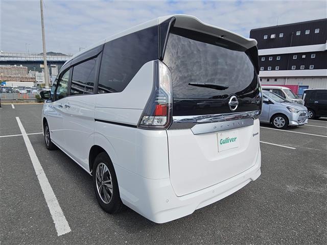 セレナ ｅ－パワー　ＸＶ　純正ナビ　フルセグ　両側パワースライドドア　バックカメラ　アラウンドビューモニター　ビルトインＥＴＣ　ドラレコ　クルコン　エマージェンシーブレーキ　パーソナルテーブル　ＵＳＢ電源ソケット　禁煙車（43枚目）