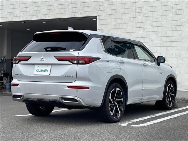 アウトランダーPHEV P 純正ナビ フルセグTV Bluetooth AM FM アラウンドビューモニター ETC 衝突軽減ブレーキ レーダークルーズコントロール パワーバックドア パワーシート ハンドルヒーター パドルシフト(6枚目)