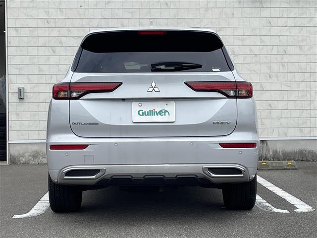 アウトランダーPHEV P 純正ナビ フルセグTV Bluetooth AM FM アラウンドビューモニター ETC 衝突軽減ブレーキ レーダークルーズコントロール パワーバックドア パワーシート ハンドルヒーター パドルシフト(8枚目)