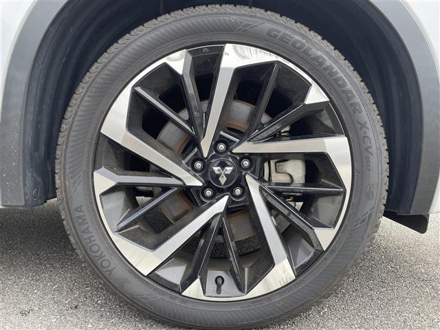 アウトランダーPHEV P 純正ナビ フルセグTV Bluetooth AM FM アラウンドビューモニター ETC 衝突軽減ブレーキ レーダークルーズコントロール パワーバックドア パワーシート ハンドルヒーター パドルシフト(13枚目)