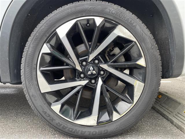 アウトランダーPHEV P 純正ナビ フルセグTV Bluetooth AM FM アラウンドビューモニター ETC 衝突軽減ブレーキ レーダークルーズコントロール パワーバックドア パワーシート ハンドルヒーター パドルシフト(15枚目)