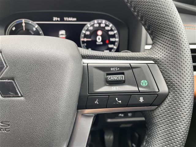 アウトランダーPHEV P 純正ナビ フルセグTV Bluetooth AM FM アラウンドビューモニター ETC 衝突軽減ブレーキ レーダークルーズコントロール パワーバックドア パワーシート ハンドルヒーター パドルシフト(20枚目)