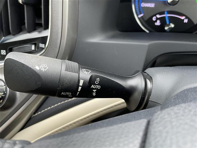 クラウンマジェスタ ベースグレード ハイブリット車 純正ナビ パワーシート シートメモリー ブラインドスッポトモニター リアサンシェイド クルーズコントロール 純正LEDヘッドライト 純正フロアマット バックカメラ エアバックW ETC(7枚目)
