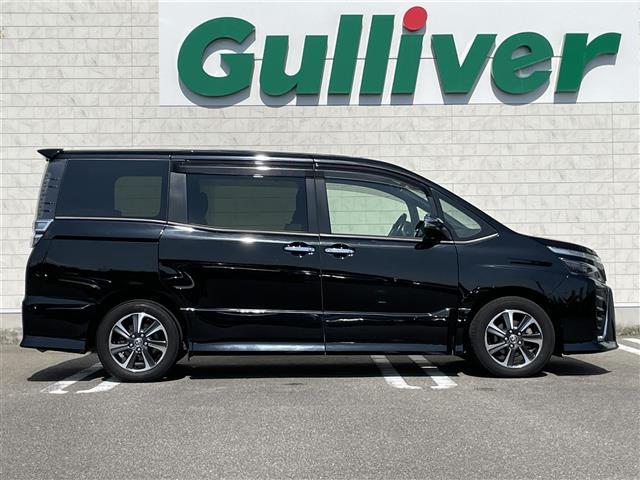 ヴォクシー ＺＳ　煌ＩＩ　純正ＳＤナビ（ＣＤ／ＤＶＤ／ＡＭ／ＦＭ／ＢＴ）　フルセグＴＶ　ＴＶキャンセラー　ステアリングスイッチ　クルーズコントロール　両側パワースライドドア　アイドリングストップ　車線逸脱警報（5枚目）