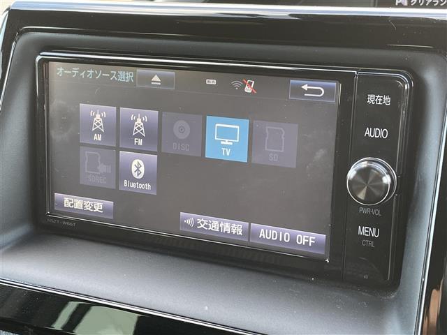 ヴォクシー ＺＳ　煌ＩＩ　純正ＳＤナビ（ＣＤ／ＤＶＤ／ＡＭ／ＦＭ／ＢＴ）　フルセグＴＶ　ＴＶキャンセラー　ステアリングスイッチ　クルーズコントロール　両側パワースライドドア　アイドリングストップ　車線逸脱警報（13枚目）