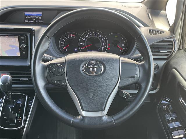 ヴォクシー ＺＳ　煌ＩＩ　純正ＳＤナビ（ＣＤ／ＤＶＤ／ＡＭ／ＦＭ／ＢＴ）　フルセグＴＶ　ＴＶキャンセラー　ステアリングスイッチ　クルーズコントロール　両側パワースライドドア　アイドリングストップ　車線逸脱警報（15枚目）