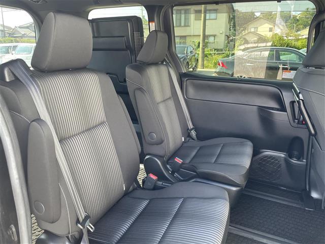 ヴォクシー ＺＳ　煌ＩＩ　純正ＳＤナビ（ＣＤ／ＤＶＤ／ＡＭ／ＦＭ／ＢＴ）　フルセグＴＶ　ＴＶキャンセラー　ステアリングスイッチ　クルーズコントロール　両側パワースライドドア　アイドリングストップ　車線逸脱警報（18枚目）