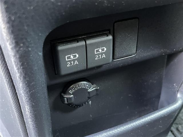 ヴォクシー ＺＳ　煌ＩＩ　純正ＳＤナビ（ＣＤ／ＤＶＤ／ＡＭ／ＦＭ／ＢＴ）　フルセグＴＶ　ＴＶキャンセラー　ステアリングスイッチ　クルーズコントロール　両側パワースライドドア　アイドリングストップ　車線逸脱警報（29枚目）