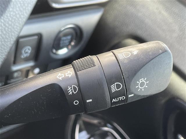 ヴォクシー ＺＳ　煌ＩＩ　純正ＳＤナビ（ＣＤ／ＤＶＤ／ＡＭ／ＦＭ／ＢＴ）　フルセグＴＶ　ＴＶキャンセラー　ステアリングスイッチ　クルーズコントロール　両側パワースライドドア　アイドリングストップ　車線逸脱警報（34枚目）