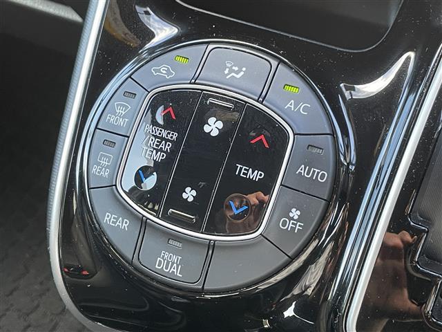 ヴォクシー ＺＳ　煌ＩＩ　純正ＳＤナビ（ＣＤ／ＤＶＤ／ＡＭ／ＦＭ／ＢＴ）　フルセグＴＶ　ＴＶキャンセラー　ステアリングスイッチ　クルーズコントロール　両側パワースライドドア　アイドリングストップ　車線逸脱警報（35枚目）