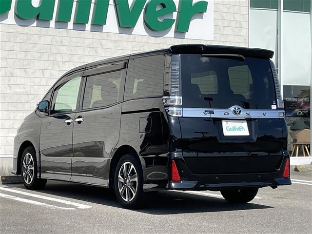 ヴォクシー ＺＳ　煌ＩＩ　純正ＳＤナビ（ＣＤ／ＤＶＤ／ＡＭ／ＦＭ／ＢＴ）　フルセグＴＶ　ＴＶキャンセラー　ステアリングスイッチ　クルーズコントロール　両側パワースライドドア　アイドリングストップ　車線逸脱警報（43枚目）