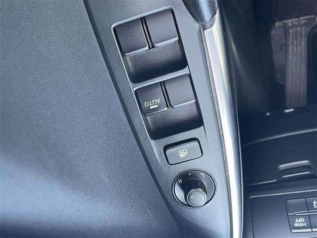 アテンザワゴン ＸＤ　純正ナビ　純正アルミホイール　純正フロアマット　純正ＬＥＤ　パドルシフト　クルーズコントロール　ルーフレール　バックカメラ　パワーステアリング　パワーウィンドウ　エアバックＷ＋サイド　ＥＴＣ　ＡＢＳ（20枚目）