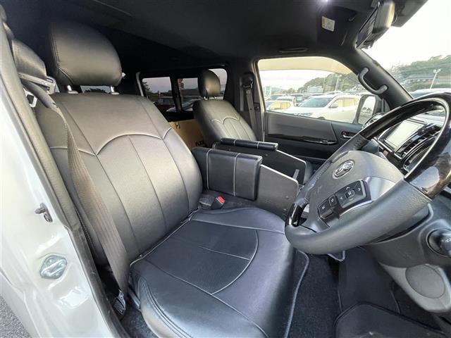 ハイエースバン スーパーGL ダーク プライムII 純正ナビ Bluetooth DVD CD フルセグTV パノラミックビューモニター 前後ドライブレコーダー デジタルインナーミラー 衝突軽減ブレーキ オートハイビーム プッシュスタート スマートキー(20枚目)