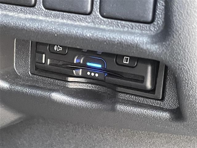 ハイエースバン スーパーGL ダーク プライムII 純正ナビ Bluetooth DVD CD フルセグTV パノラミックビューモニター 前後ドライブレコーダー デジタルインナーミラー 衝突軽減ブレーキ オートハイビーム プッシュスタート スマートキー(37枚目)