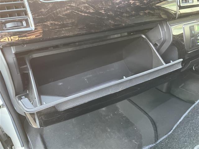 ハイエースバン スーパーGL ダーク プライムII 純正ナビ Bluetooth DVD CD フルセグTV パノラミックビューモニター 前後ドライブレコーダー デジタルインナーミラー 衝突軽減ブレーキ オートハイビーム プッシュスタート スマートキー(41枚目)