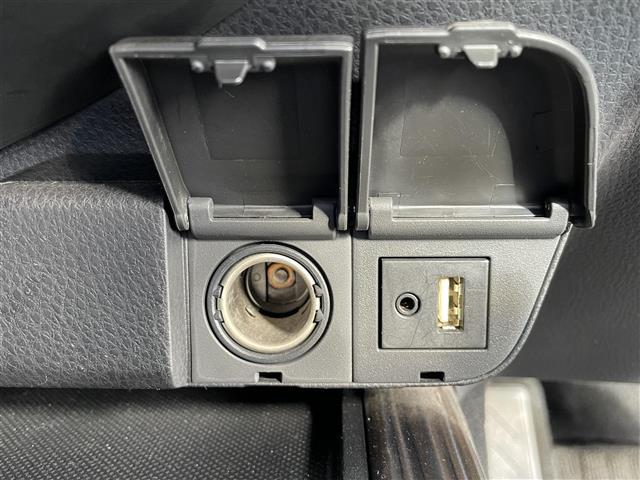 カムリ G ☆純正ナビ(AM/FM/BT/SD/DVD/TV) サンルーフ オートライト オートハイビーム クルーズコントロール ETC2.0 ドライブレコーダー 電動格納ミラー 純正アルミ17インチ(19枚目)