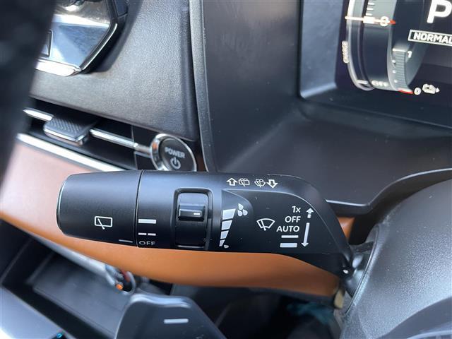 アウトランダーPHEV P 純正ナビ Bluetooth フルセグTV 置くだけ充電 レーダークルーズコントロール D/N席シートヒーター ハンドルヒーター D/N席パワーシート パワーバックドア パドルシフト サンルーフ(9枚目)