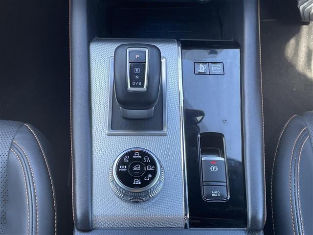 アウトランダーPHEV P 純正ナビ Bluetooth フルセグTV 置くだけ充電 レーダークルーズコントロール D/N席シートヒーター ハンドルヒーター D/N席パワーシート パワーバックドア パドルシフト サンルーフ(11枚目)