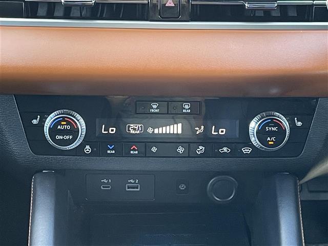 アウトランダーPHEV P 純正ナビ Bluetooth フルセグTV 置くだけ充電 レーダークルーズコントロール D/N席シートヒーター ハンドルヒーター D/N席パワーシート パワーバックドア パドルシフト サンルーフ(12枚目)