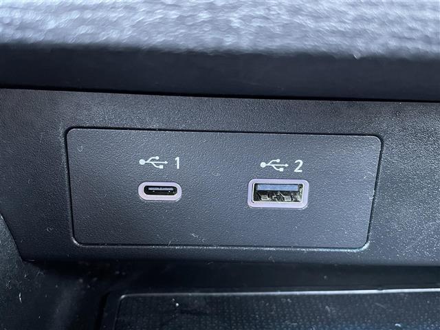 アウトランダーPHEV P 純正ナビ Bluetooth フルセグTV 置くだけ充電 レーダークルーズコントロール D/N席シートヒーター ハンドルヒーター D/N席パワーシート パワーバックドア パドルシフト サンルーフ(14枚目)