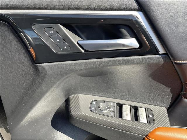 アウトランダーPHEV P 純正ナビ Bluetooth フルセグTV 置くだけ充電 レーダークルーズコントロール D/N席シートヒーター ハンドルヒーター D/N席パワーシート パワーバックドア パドルシフト サンルーフ(19枚目)