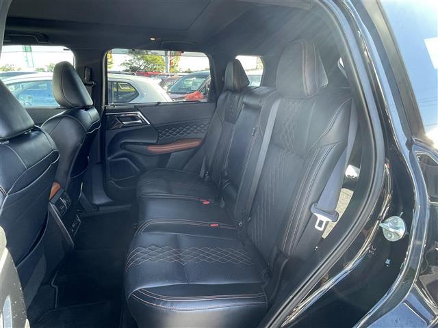 アウトランダーPHEV P 純正ナビ Bluetooth フルセグTV 置くだけ充電 レーダークルーズコントロール D/N席シートヒーター ハンドルヒーター D/N席パワーシート パワーバックドア パドルシフト サンルーフ(21枚目)