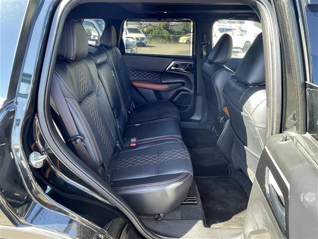 アウトランダーPHEV P 純正ナビ Bluetooth フルセグTV 置くだけ充電 レーダークルーズコントロール D/N席シートヒーター ハンドルヒーター D/N席パワーシート パワーバックドア パドルシフト サンルーフ(25枚目)