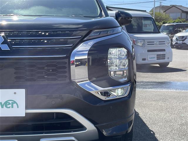 アウトランダーPHEV P 純正ナビ Bluetooth フルセグTV 置くだけ充電 レーダークルーズコントロール D/N席シートヒーター ハンドルヒーター D/N席パワーシート パワーバックドア パドルシフト サンルーフ(28枚目)