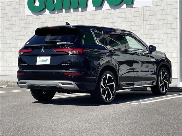 アウトランダーPHEV P 純正ナビ Bluetooth フルセグTV 置くだけ充電 レーダークルーズコントロール D/N席シートヒーター ハンドルヒーター D/N席パワーシート パワーバックドア パドルシフト サンルーフ(31枚目)