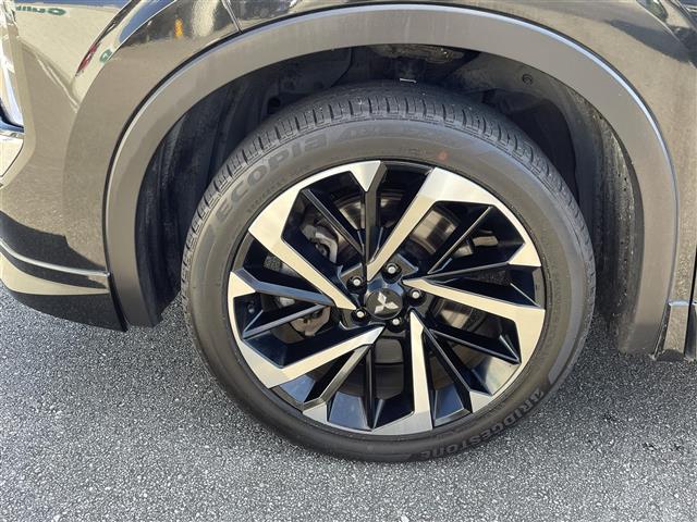 アウトランダーPHEV P 純正ナビ Bluetooth フルセグTV 置くだけ充電 レーダークルーズコントロール D/N席シートヒーター ハンドルヒーター D/N席パワーシート パワーバックドア パドルシフト サンルーフ(39枚目)