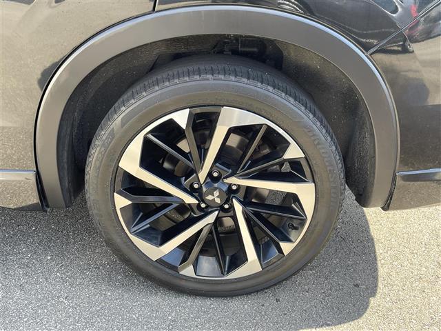 アウトランダーPHEV P 純正ナビ Bluetooth フルセグTV 置くだけ充電 レーダークルーズコントロール D/N席シートヒーター ハンドルヒーター D/N席パワーシート パワーバックドア パドルシフト サンルーフ(40枚目)