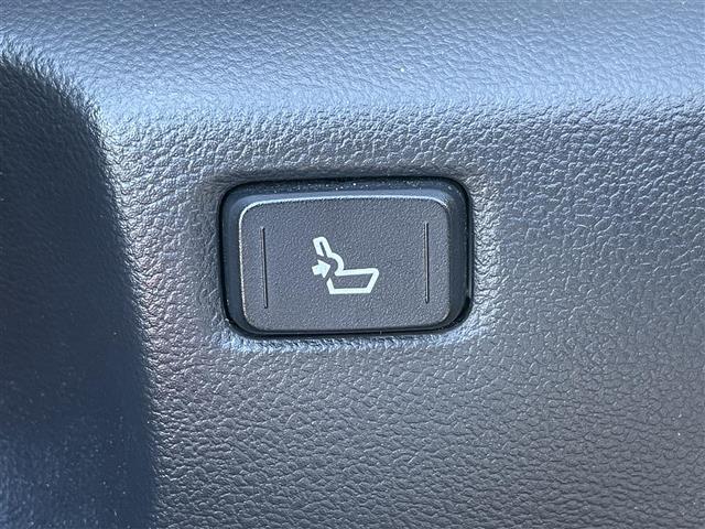 C-HR G モード ネロ 純正SDナビ(CD/DVD/AM/FM/BT) フルセグTV バックカカメラ ステアリングスイッチ クルーズコントロール D席/N席シートヒーター クリアランスソナー ハーフレザーシート(36枚目)