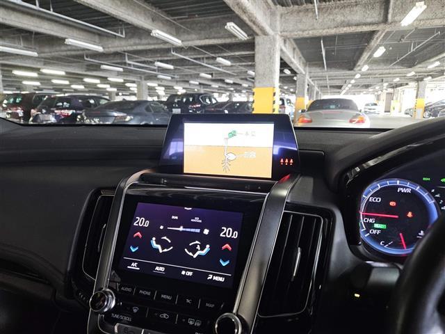 クラウンハイブリッド S スポーツスタイル ワンオーナー TコネクトSDナビ(8インチ) フルセグ バックカメラ ETC2.0 純正ドラレコ クルコン コーナーセンサー セーフティセンス オートマチックハイビーム 黒レザーシート AC100V(3枚目)