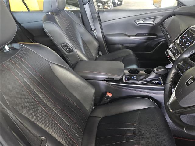 クラウンハイブリッド S スポーツスタイル ワンオーナー TコネクトSDナビ(8インチ) フルセグ バックカメラ ETC2.0 純正ドラレコ クルコン コーナーセンサー セーフティセンス オートマチックハイビーム 黒レザーシート AC100V(7枚目)