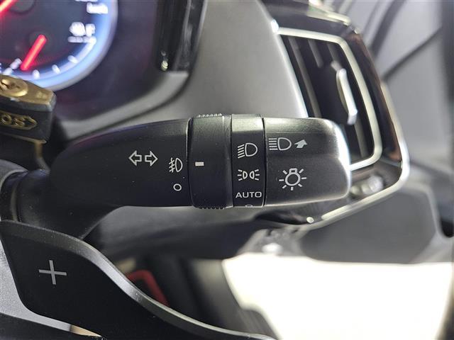 クラウンハイブリッド S スポーツスタイル ワンオーナー TコネクトSDナビ(8インチ) フルセグ バックカメラ ETC2.0 純正ドラレコ クルコン コーナーセンサー セーフティセンス オートマチックハイビーム 黒レザーシート AC100V(19枚目)