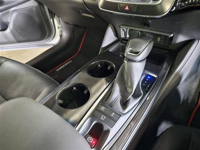 クラウンハイブリッド S スポーツスタイル ワンオーナー TコネクトSDナビ(8インチ) フルセグ バックカメラ ETC2.0 純正ドラレコ クルコン コーナーセンサー セーフティセンス オートマチックハイビーム 黒レザーシート AC100V(21枚目)