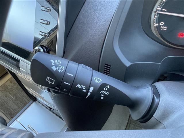 ランドクルーザープラド TX Lパッケージ マットブラックエディション 純正ディスプレイオーディオ Bluetooth HDMI AM FM パワーシート シートヒーター ベンチレーション 衝突軽減ブレーキ オートハイビーム LEDヘッドライト レザーシート ETC2.0(5枚目)