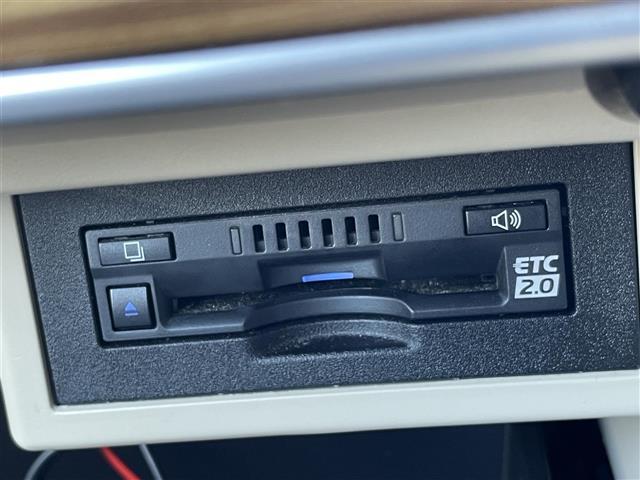 ランドクルーザープラド TX Lパッケージ マットブラックエディション 純正ディスプレイオーディオ Bluetooth HDMI AM FM パワーシート シートヒーター ベンチレーション 衝突軽減ブレーキ オートハイビーム LEDヘッドライト レザーシート ETC2.0(11枚目)